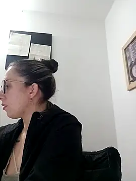 CHARLOTTE 1711 online show from 21, 3, 2025