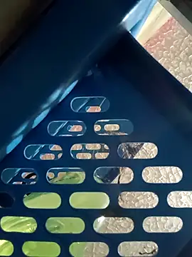 Snapshot of Melyy_Edii chatting on 21, 12, 2025 Melyy Edii online show from 21, 12, 2025