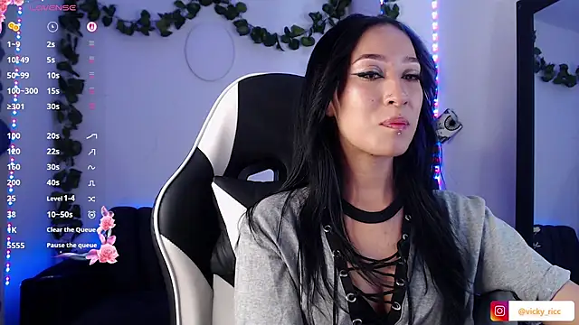 Snapshot of victoria_ricci_a chatting on 11, 10, 2025 victoria ricci a online show from 11, 10, 2025