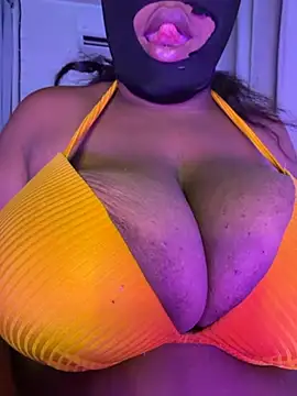 Snapshot of Lilymoonshow chatting on 8, 3, 2026 Lilymoonshow online show from 8, 3, 2026