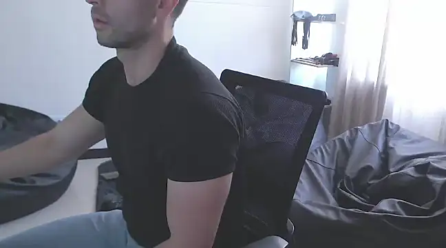 Snapshot of hairyncuteass chatting on 13, 1, 2025 hairyncuteass online show from 13, 1, 2025