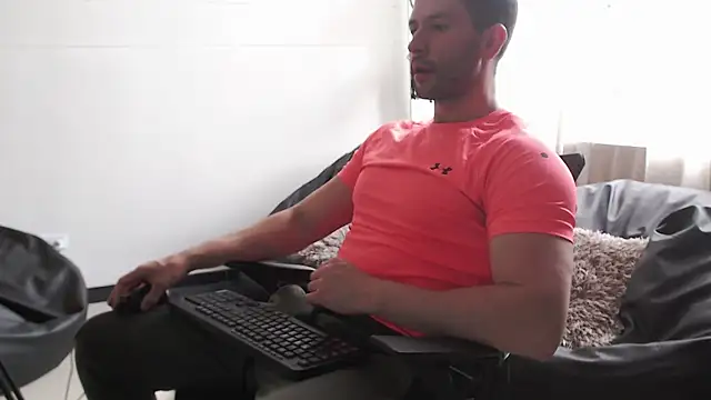 Snapshot of hairyncuteass chatting on 15, 1, 2025 hairyncuteass online show from 15, 1, 2025