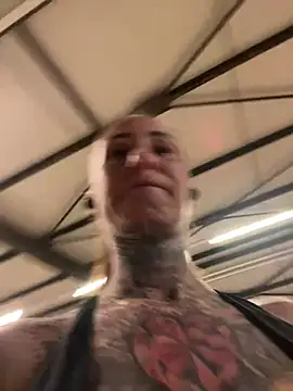 Black sweet Rose online show from 3, 2, 2025