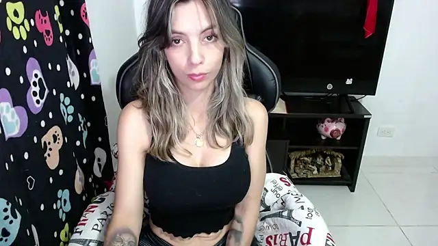 Princezzlove3 online show from 15, 1, 2025