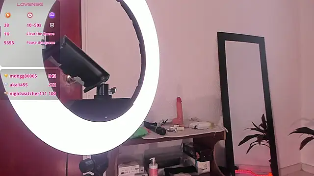 raven  white1 online show from 16, 1, 2025