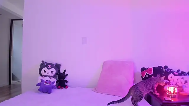 raven  white1 online show from 29, 10, 2025