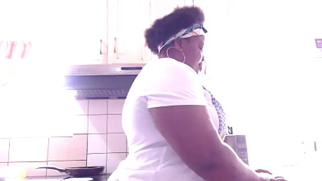 omalicha98 online show from 4, 12, 2025