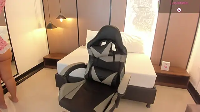 lilly ass  online show from 12, 9, 2025