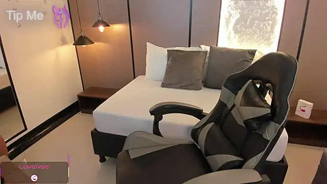 lilly ass  online show from 9, 10, 2025