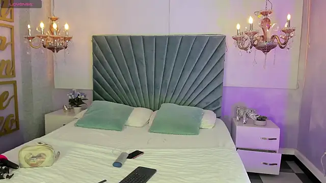 Aitana Hilton  online show from 12, 9, 2025