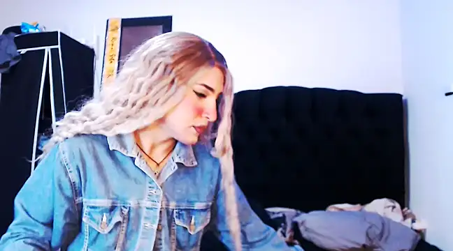 Snapshot of Georgina_Giio chatting on 6, 3, 2025 Georgina Giio online show from 6, 3, 2025