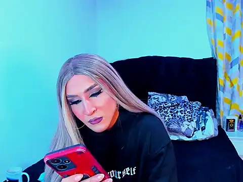 Snapshot of Georgina_Giio chatting on 9, 11, 2025 Georgina Giio online show from 9, 11, 2025