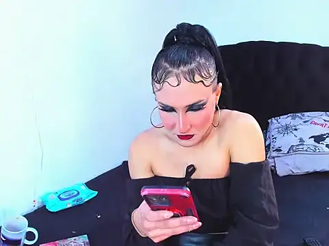 Snapshot of Georgina_Giio chatting on 11, 11, 2025 Georgina Giio online show from 11, 11, 2025