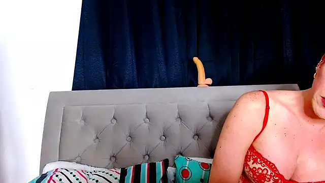 Snapshot of sweethoneytsx chatting on 19, 9, 2025 sweethoneytsx online show from 19, 9, 2025