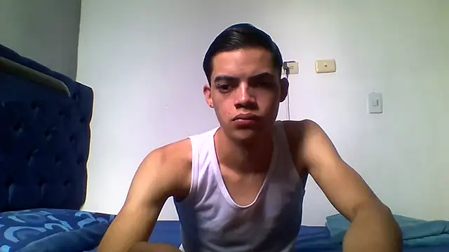 Latinos 2001 online show from 7, 6, 2026
