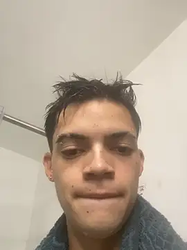 Latinos 2001 online show from 20, 7, 2026