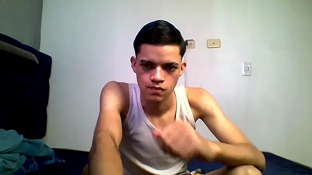 Latinos 2001 online show from 24, 7, 2026
