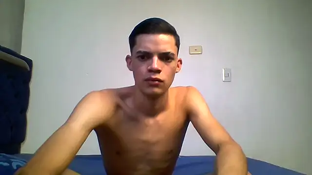 Latinos 2001 online show from 1, 8, 2026