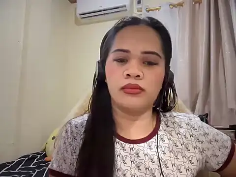 SophiaCourthaway online show from 5, 6, 2026