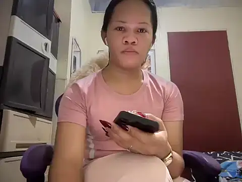 SophiaCourthaway online show from 23, 7, 2026