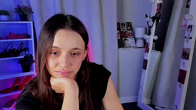 Snapshot of Sahara_Shields chatting on 7, 10, 2025 Sahara Shields online show from 7, 10, 2025