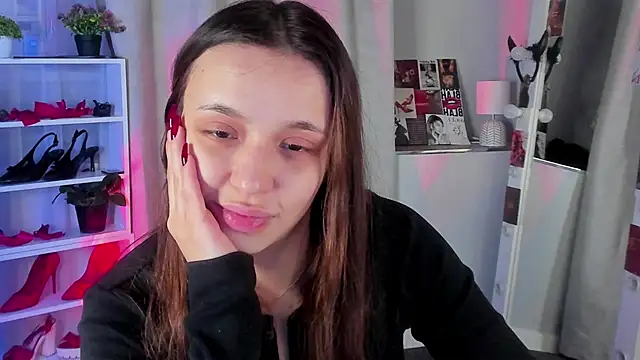 Snapshot of Sahara_Shields chatting on 18, 10, 2025 Sahara Shields online show from 18, 10, 2025