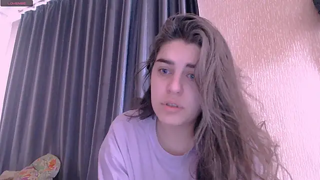 Snapshot of _Roselina_ chatting on 26, 2, 2025 Roselina online show from 26, 2, 2025