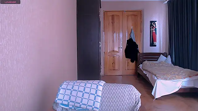 Snapshot of _Roselina_ chatting on 2, 3, 2025 Roselina online show from 2, 3, 2025