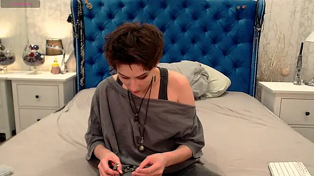 Snapshot of via_mayer_ chatting on 14, 2, 2026 via mayer online show from 14, 2, 2026