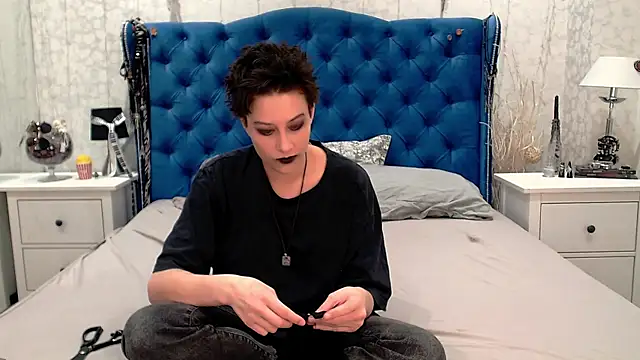 via mayer  online show from 21, 4, 2026