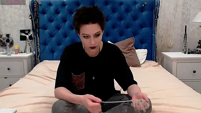 via mayer  online show from 28, 4, 2026