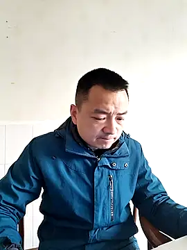 Snapshot of swg176 chatting on 18, 12, 2025 swg176 online show from 18, 12, 2025