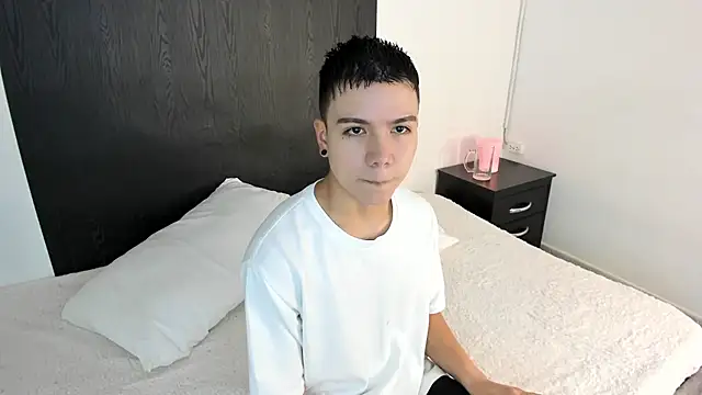 alanblack1 online show from 6, 2, 2025