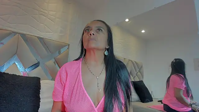 raquell moore online show from 10, 3, 2025