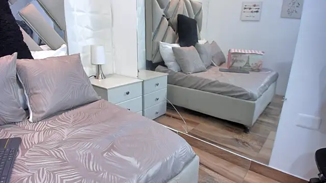 raquell moore online show from 13, 9, 2025