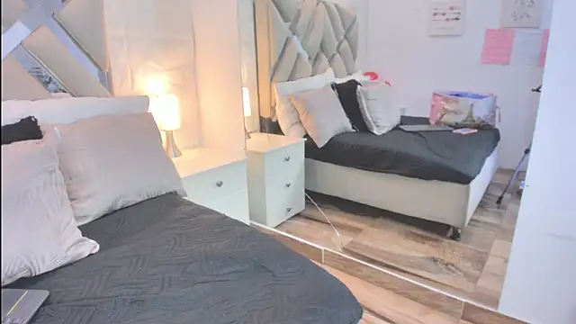 raquell moore online show from 28, 3, 2026