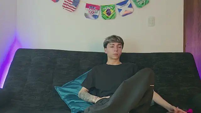 ethan and ava online show from 17, 7, 2026
