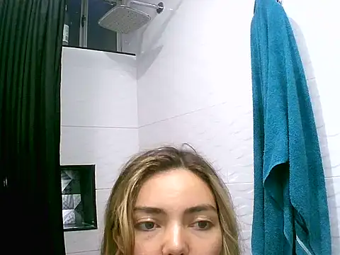 VittoriaTaylor online show from 11, 4, 2026