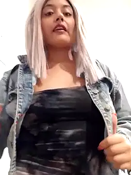 Snapshot of monicavictoria1301 chatting on 22, 3, 2025 monicavictoria1301 online show from 22, 3, 2025