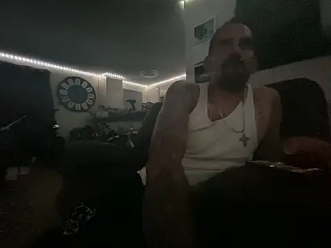 Snapshot of hornycouple818 chatting on 29, 1, 2025 hornycouple818 online show from 29, 1, 2025