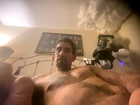 Snapshot of hornycouple818 chatting on 29, 11, 2025 hornycouple818 online show from 29, 11, 2025