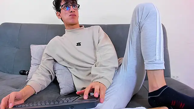 Cum hunters online show from 9, 4, 2026