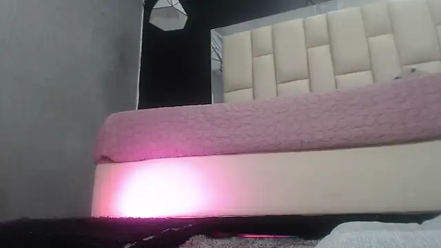 Snapshot of Auroraa_miller chatting on 15, 1, 2025 Auroraa miller online show from 15, 1, 2025