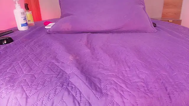 Auroraa miller online show from 11, 4, 2026