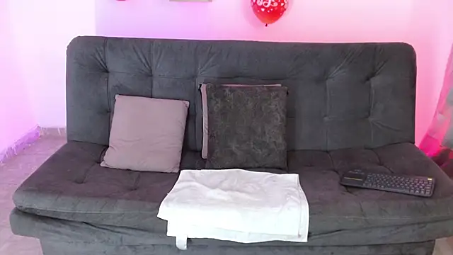 Snapshot of lucie_petite chatting on 17, 2, 2025 lucie petite online show from 17, 2, 2025