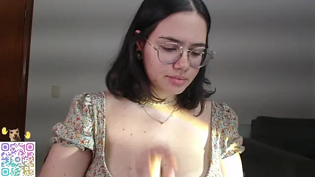 crystalll room online show from 28, 6, 2026