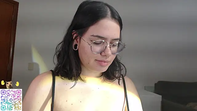 crystalll room online show from 1, 7, 2026