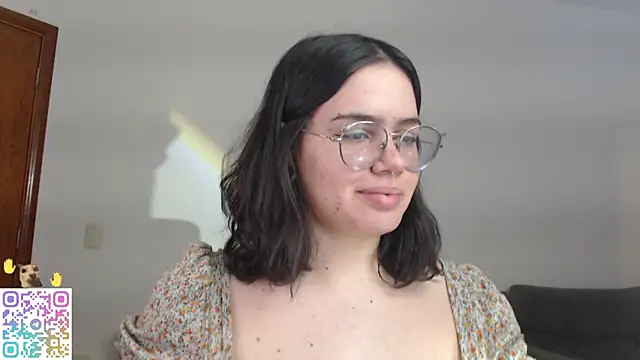 crystalll room online show from 6, 7, 2026