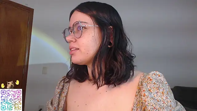 crystalll room online show from 16, 7, 2026