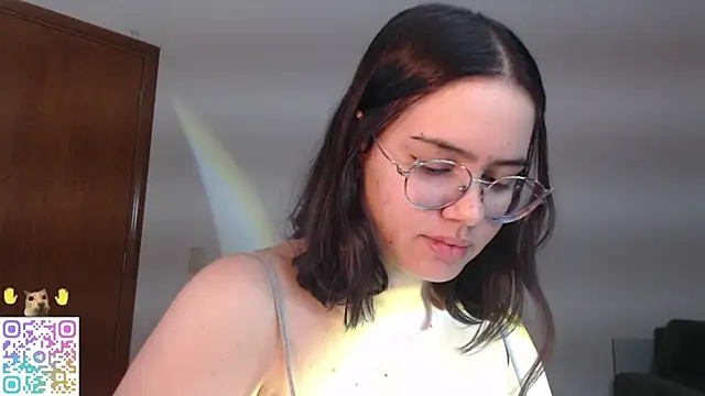 crystalll room online show from 20, 7, 2026